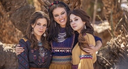 Thais Muller, Jéssica Juttel e Amanda Grimaldi em “Gênesis”